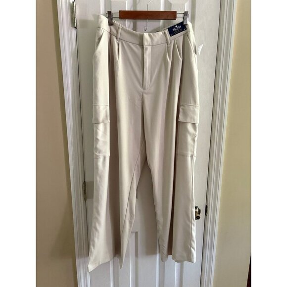 Hollister Ultra High-Rise Wide-Leg Pant Khaki - Picture 5 of 7